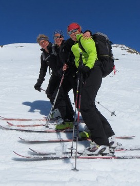 3 Damen im Schnee: Elsbeth, Myriam und Dorothe